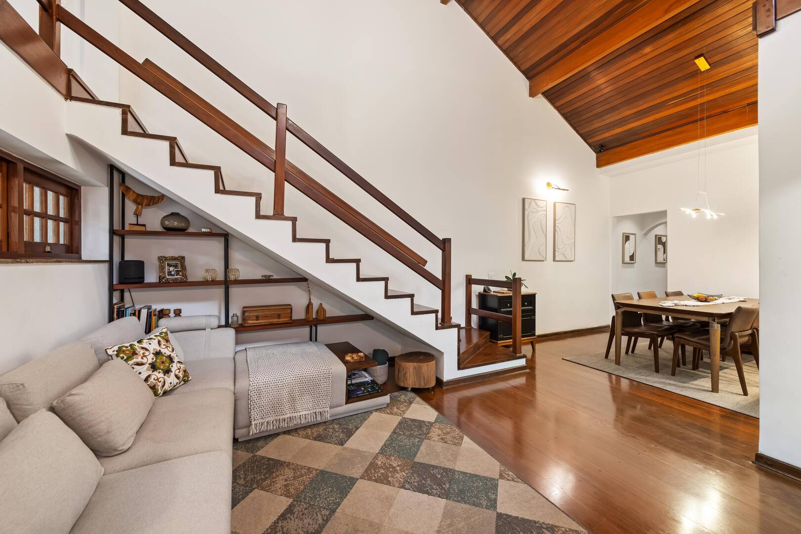 Sobrado, 4 quartos, 240 m² - Foto 1