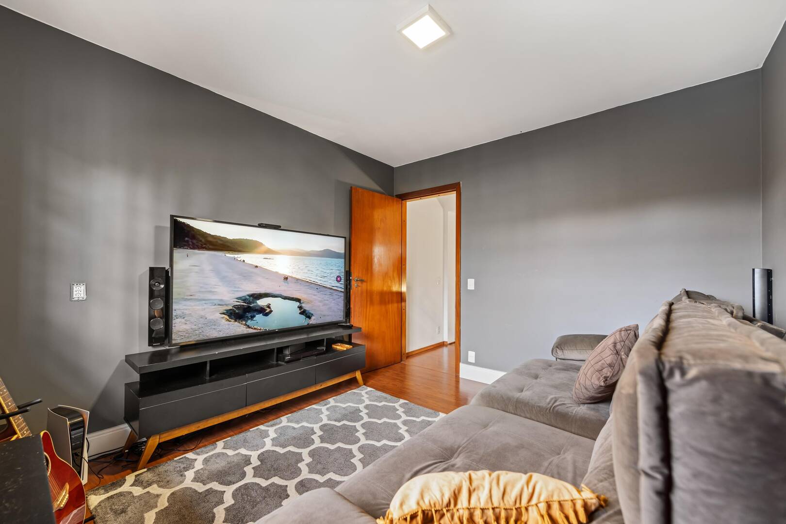 Sobrado, 4 quartos, 240 m² - Foto 2