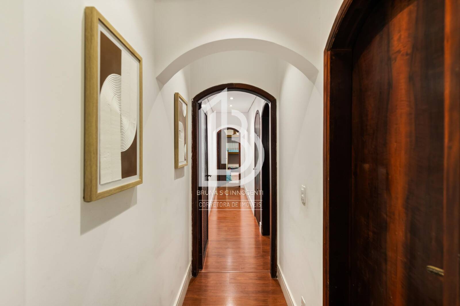 Casa à venda com 4 quartos, 250m² - Foto 3
