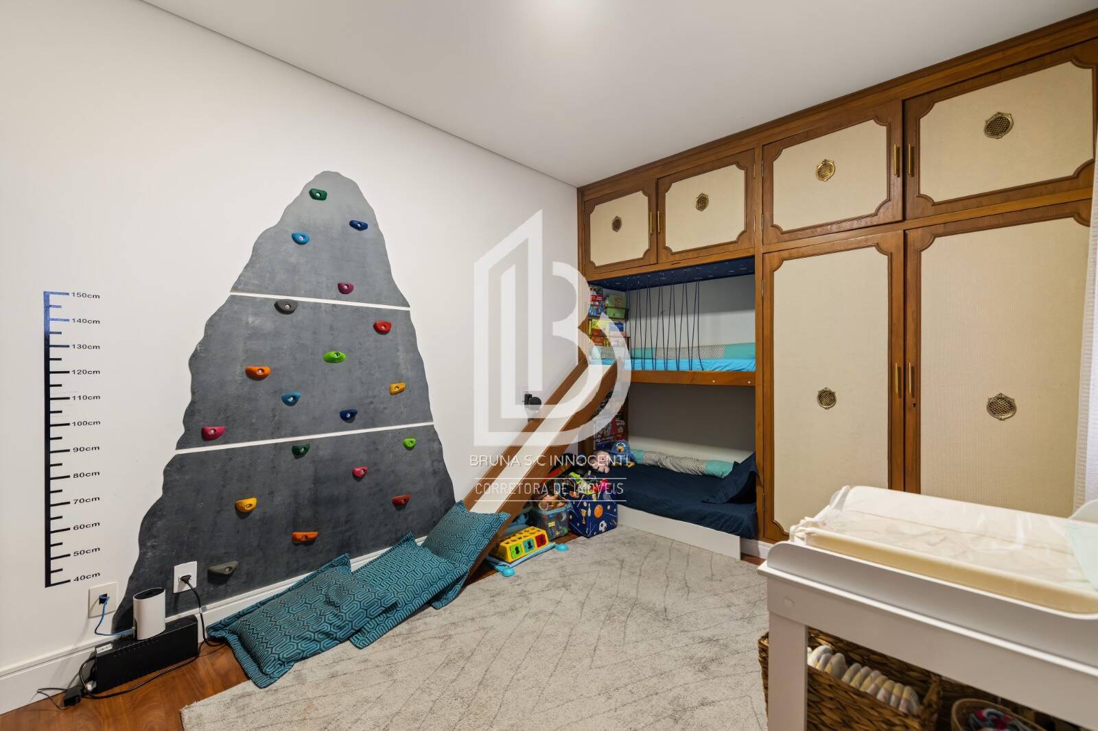 Casa à venda com 4 quartos, 250m² - Foto 10