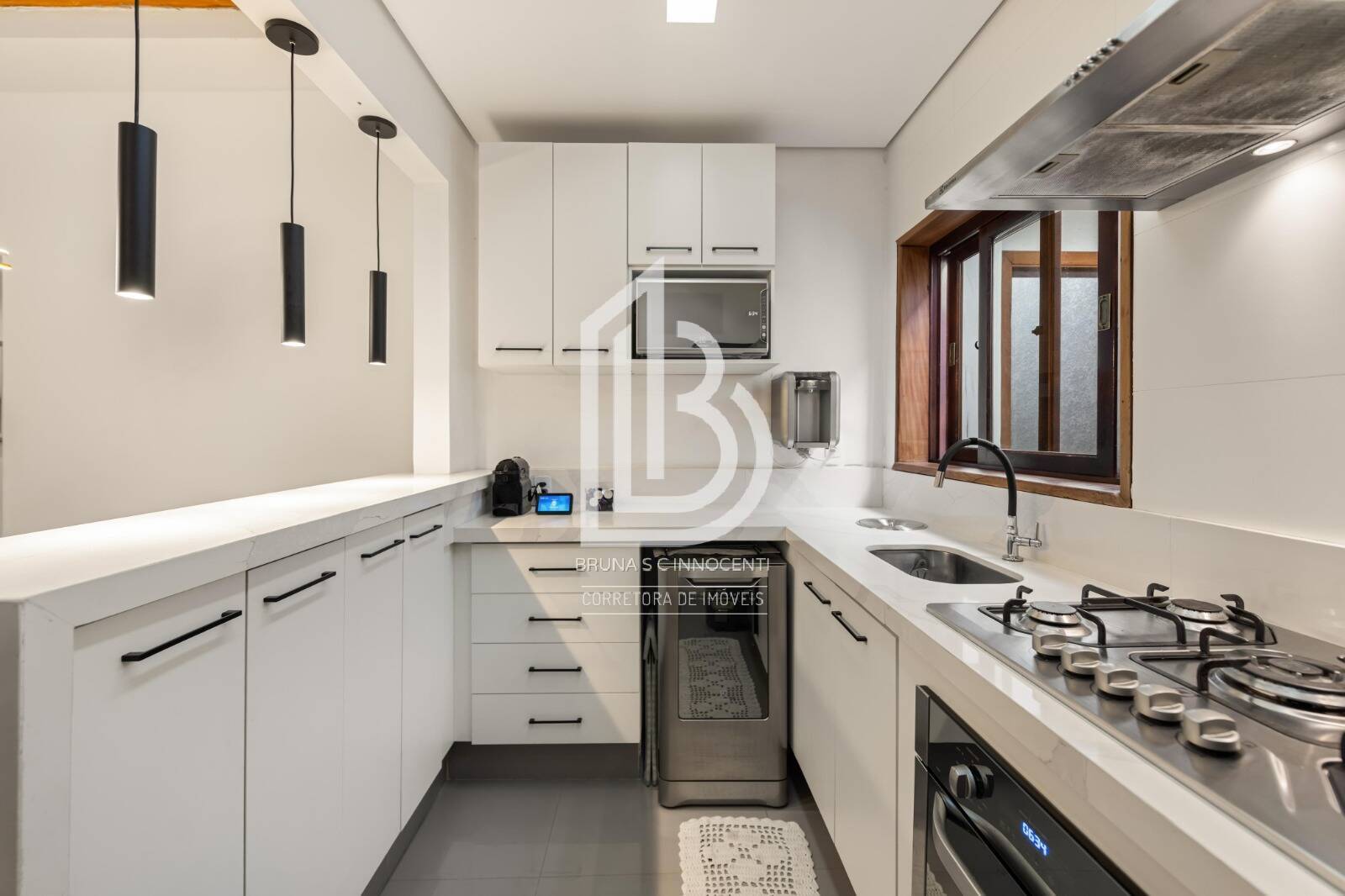 Casa à venda com 4 quartos, 250m² - Foto 9