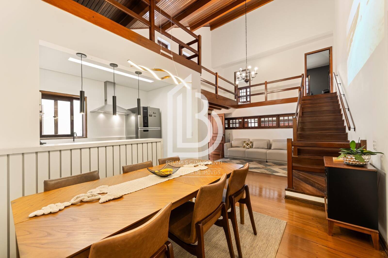 Casa à venda com 4 quartos, 250m² - Foto 15