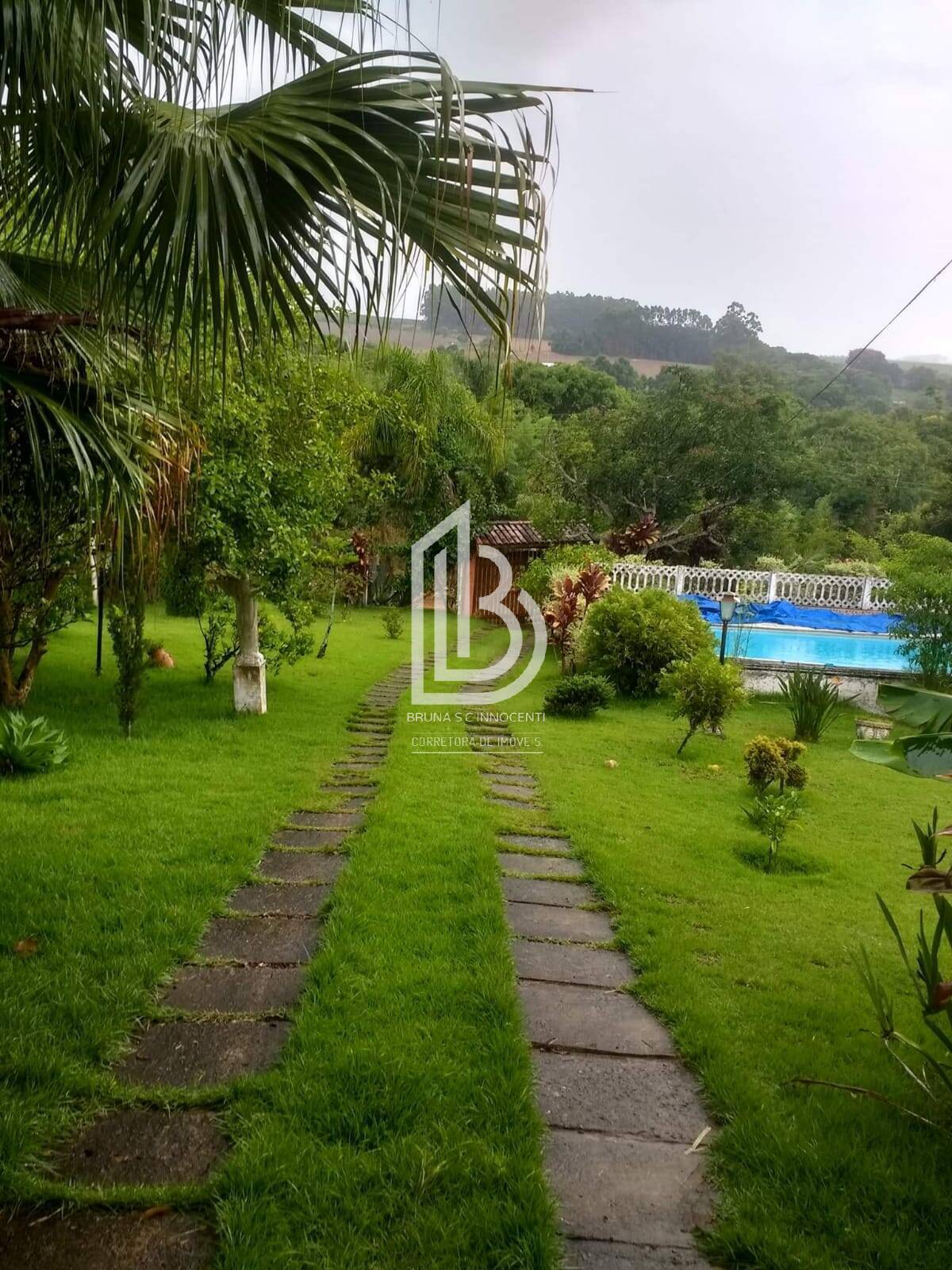Chácara à venda com 2 quartos, 170m² - Foto 1