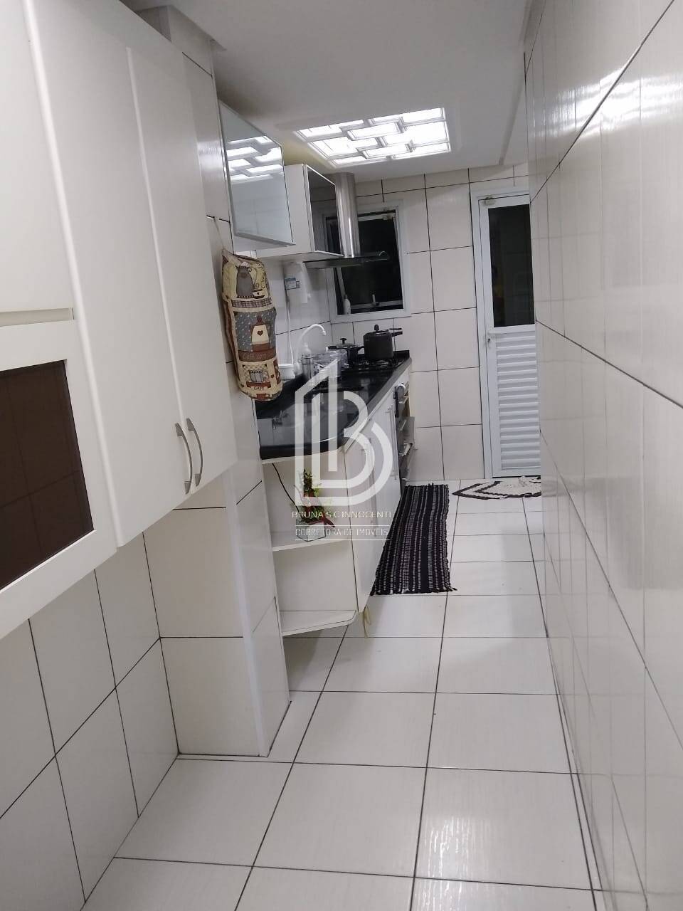 Casa à venda e aluguel com 5 quartos, 165m² - Foto 2