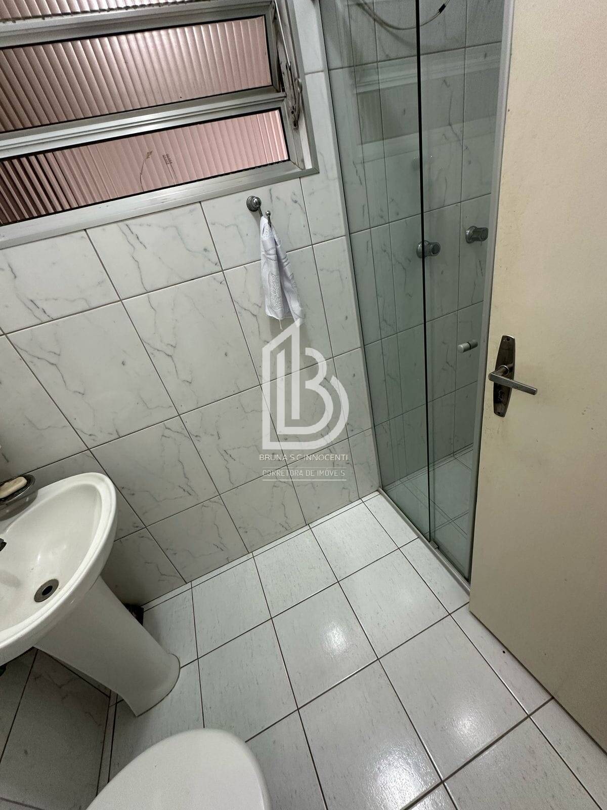 Casa à venda e aluguel com 5 quartos, 165m² - Foto 9