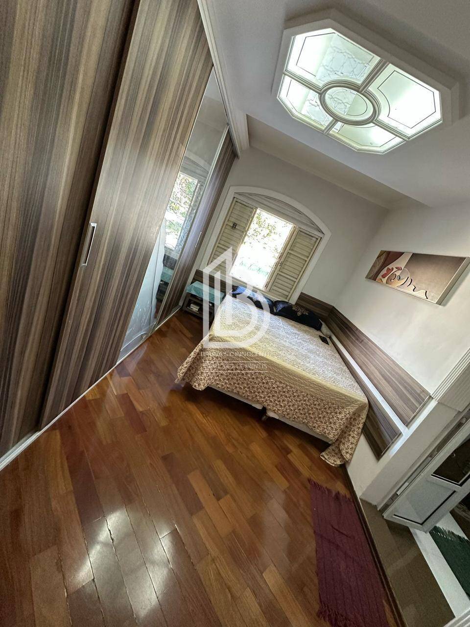 Casa à venda e aluguel com 5 quartos, 165m² - Foto 11