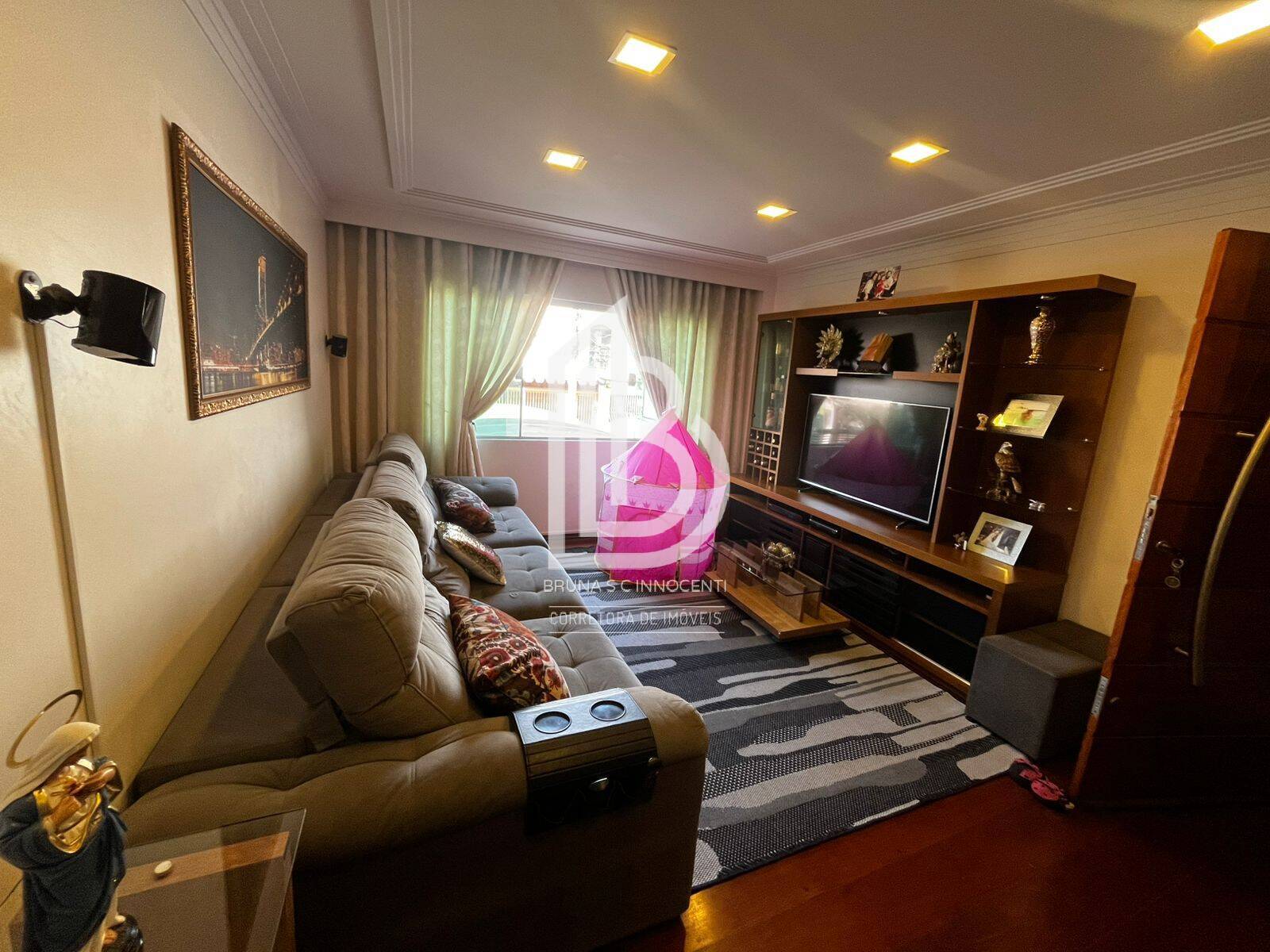 Casa, 3 quartos, 225 m² - Foto 1